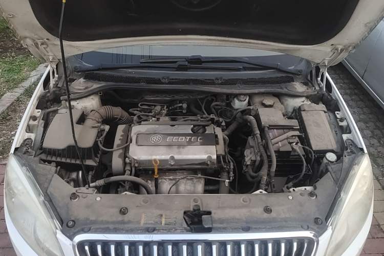 Used Buick GT 2012 GT 1.6L Manual Entry-Level Model Engine Bay