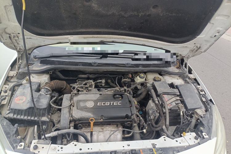 Used Buick GT 2012 XT 1.6L Manual Entry-Level Model Engine Bay