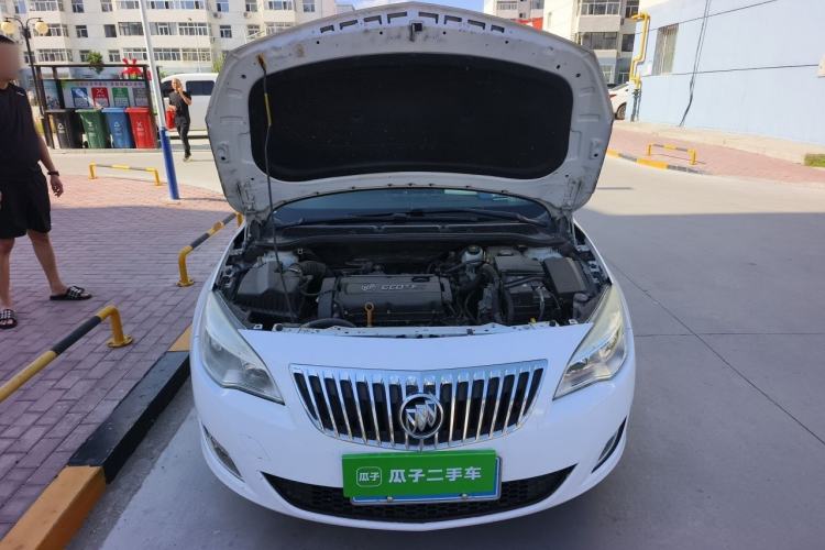 Used Buick GT 2012 XT 1.6L Automatic Fashion Edition Engine Bay