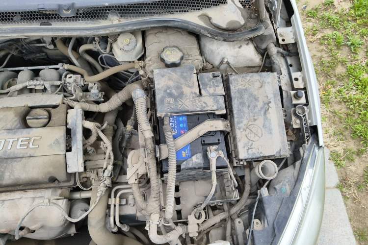 Used Buick GT 2012 XT 1.6L Automatic Fashion Edition Engine Bay Left