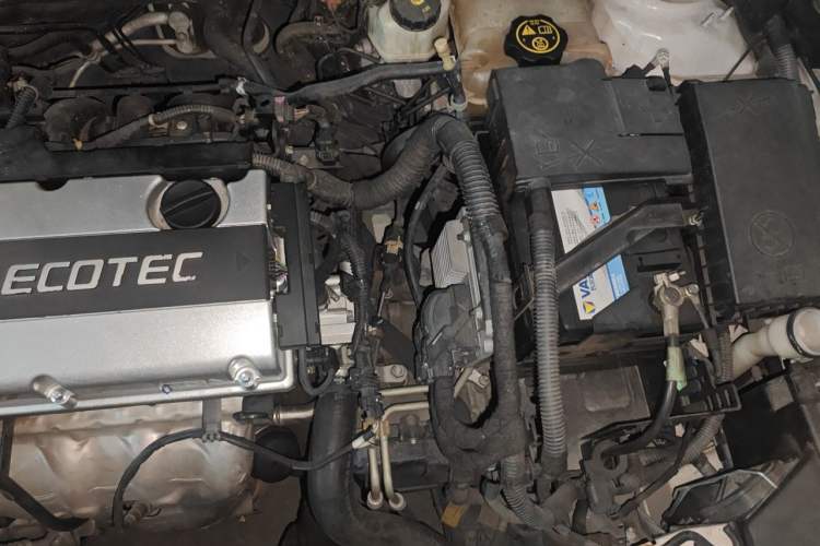 Used Buick GT 2012 GT 1.6L Automatic Fashion Edition Engine Bay Left