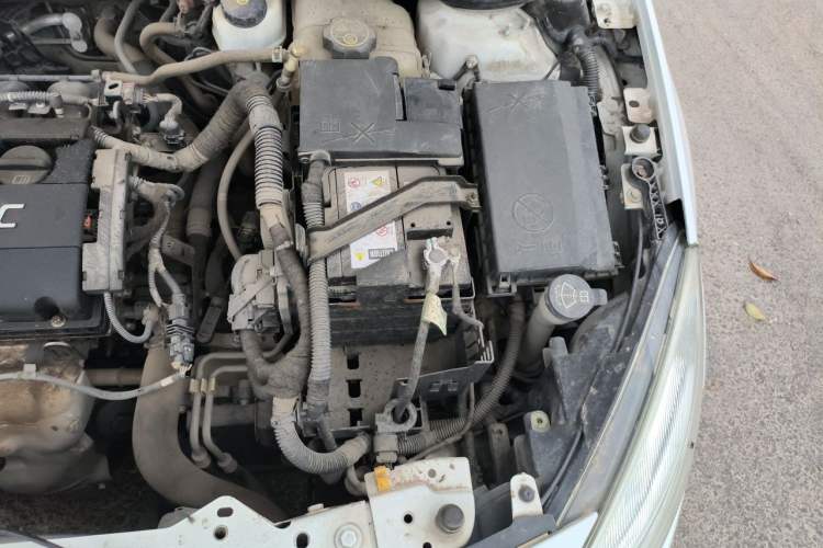 Used Buick GT 2012 XT 1.6L Automatic Comfort Edition Engine Bay Left