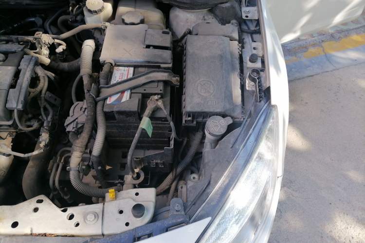 Used Buick GT 2012 XT 1.6L Automatic Fashion Edition Engine Bay Left