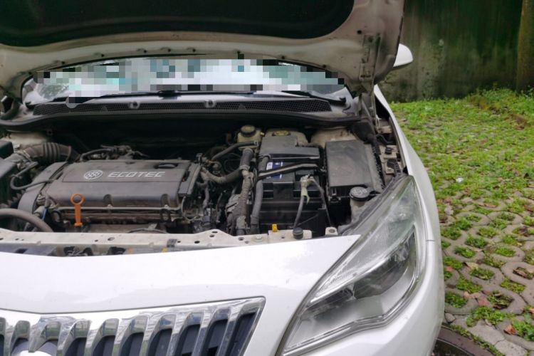 Used Buick GT 2012 XT 1.6L Automatic Fashion Edition Engine Bay Left