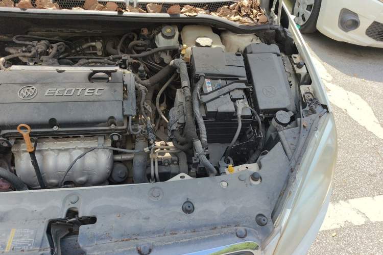 Used Buick GT 2012 GT 1.6L Automatic Fashion Edition Engine Bay Left