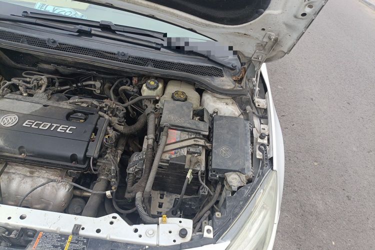Used Buick GT 2012 XT 1.6L Manual Entry-Level Model Engine Bay Left