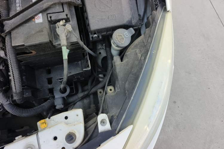 Used Buick GT 2012 XT 1.6L Automatic Fashion Edition Engine Bay Left
