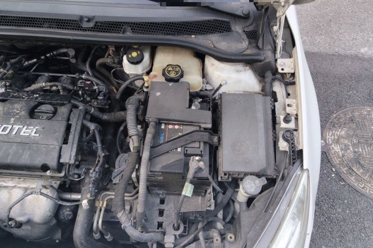 Used Buick GT 2012 XT 1.6L Automatic Fashion Edition Engine Bay Left