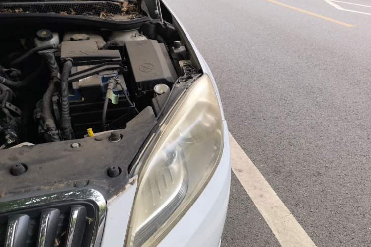 Used Buick GT 2012 GT 1.6L Manual Entry-Level Model Engine Bay Left