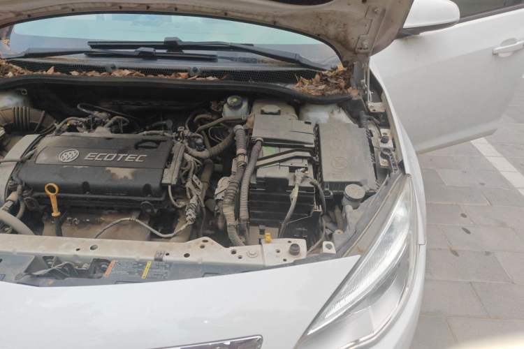 Used Buick GT 2012 XT 1.6L Manual Comfort Edition Engine Bay Left
