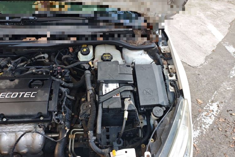 Used Buick GT 2012 XT 1.6L Automatic Fashion Edition Engine Bay Left
