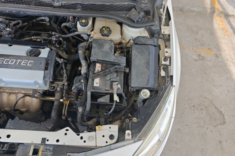 Used Buick GT 2012 XT 1.6L Automatic Fashion Edition Engine Bay Left