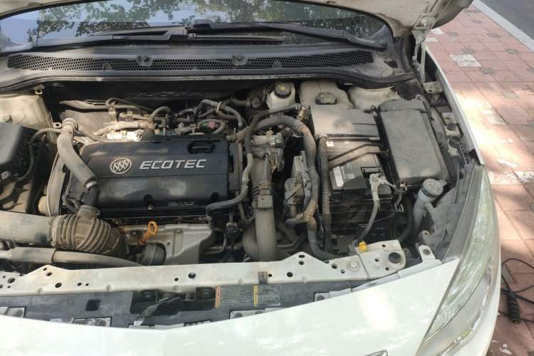 Used Buick GT 2012 XT 1.6T Fashion Sport Edition Engine Bay Left