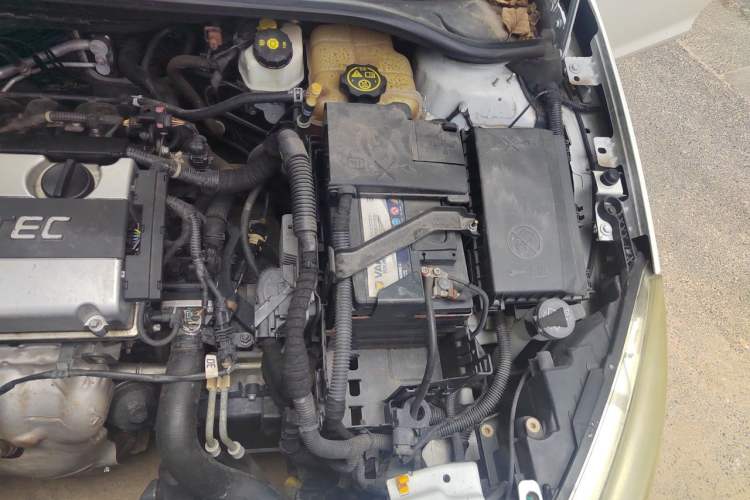 Used Buick GT 2012 XT 1.6L Automatic Fashion Edition Engine Bay Left
