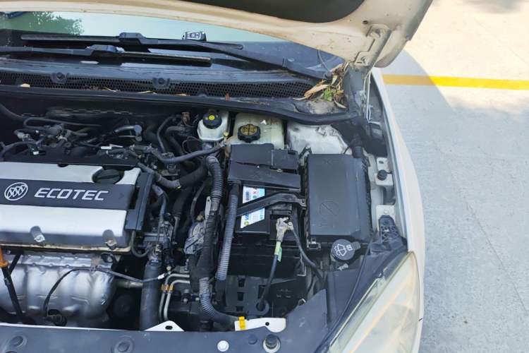 Used Buick GT 2012 GT 1.6L Automatic Fashion Edition Engine Bay Left