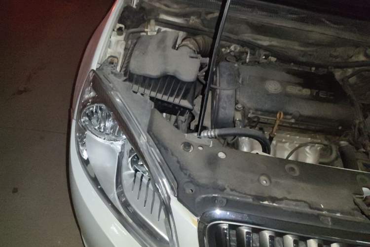 Used Buick GT 2012 GT 1.8L Automatic Fashionable Leather Edition Engine Bay Right