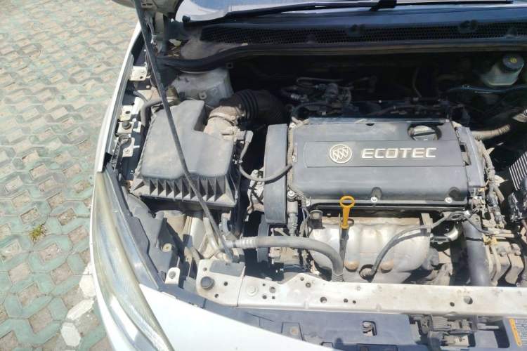 Used Buick GT 2012 XT 1.6L Automatic Fashion Edition Engine Bay Right