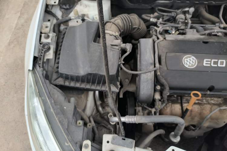 Used Buick GT 2012 XT 1.6L Automatic Comfort Edition Engine Bay Right