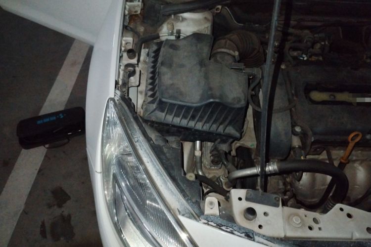Used Buick GT 2012 XT 1.6L Automatic Fashion Edition Engine Bay Right