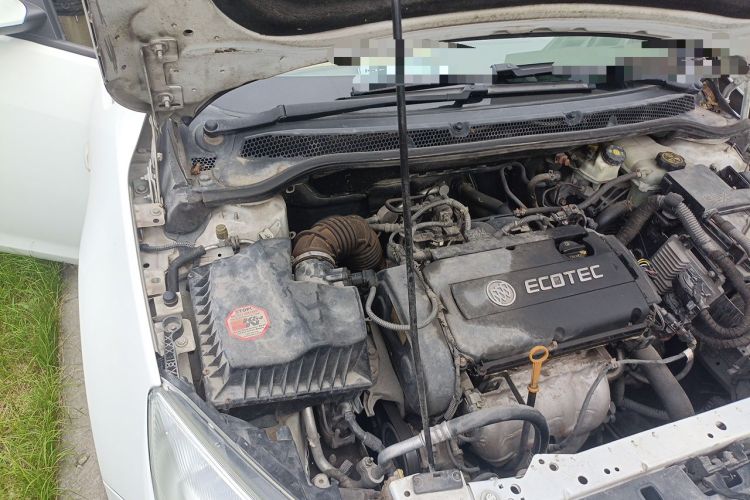 Used Buick GT 2012 XT 1.6L Manual Entry-Level Model Engine Bay Right