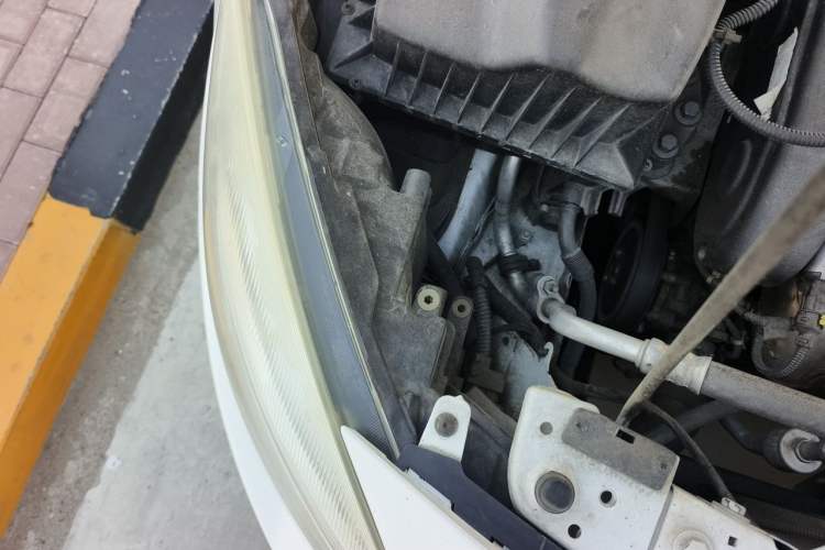 Used Buick GT 2012 XT 1.6L Automatic Fashion Edition Engine Bay Right