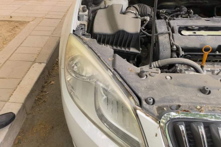 Used Buick GT 2012 GT 1.6L Manual Entry-Level Model Engine Bay Right