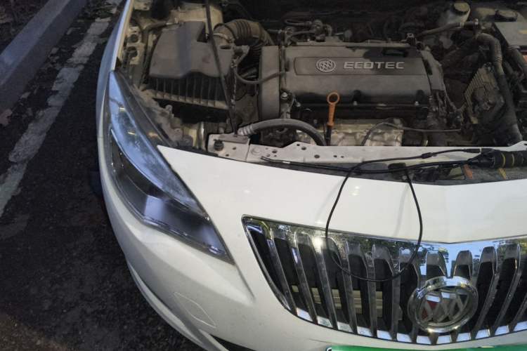 Used Buick GT 2012 XT 1.6L Automatic Fashion Edition Engine Bay Right