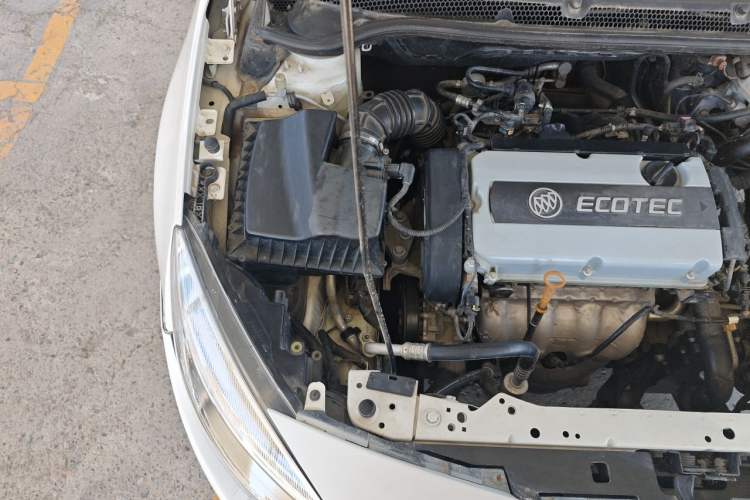 Used Buick GT 2012 XT 1.6L Automatic Fashion Edition Engine Bay Right