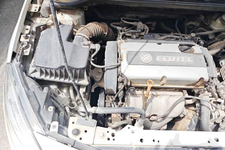 Used Buick GT 2012 XT 1.6L Automatic Fashion Edition Engine Bay Right