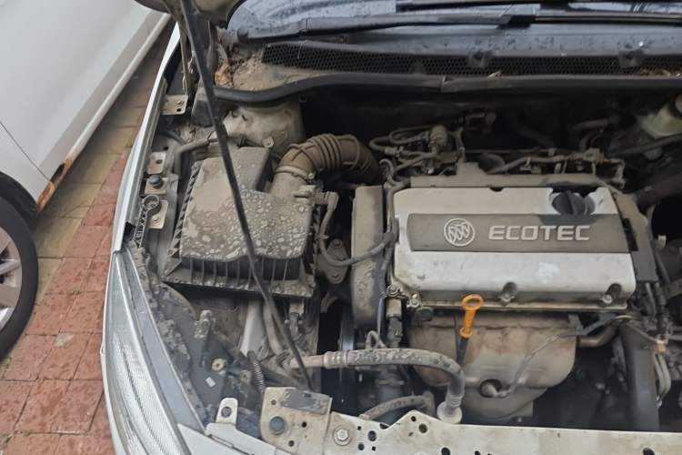 Used Buick GT 2012 XT 1.6L Automatic Fashion Edition Engine Bay Right