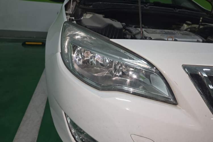 Used Buick GT 2012 XT 1.6L Automatic Fashion Edition Exterior 6
