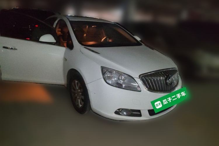 Used Buick GT 2012 GT 1.8L Automatic Fashionable Leather Edition Front Right 45 Deg