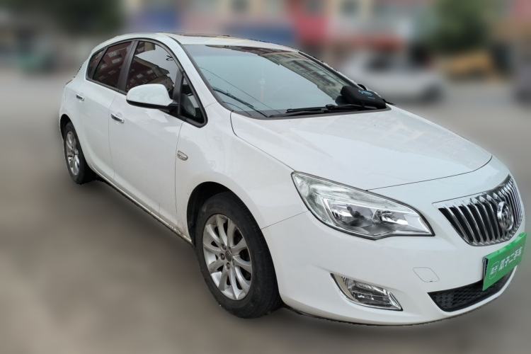 Used Buick GT 2012 XT 1.6L Automatic Comfort Edition Front Right 45 Deg