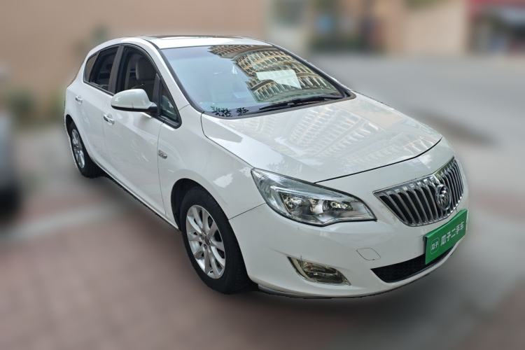 Used Buick GT 2012 XT 1.6L Automatic Fashion Edition Front Right 45 Deg