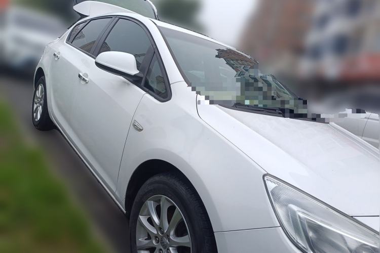 Used Buick GT 2012 XT 1.6L Manual Entry-Level Model Front Right 45 Deg