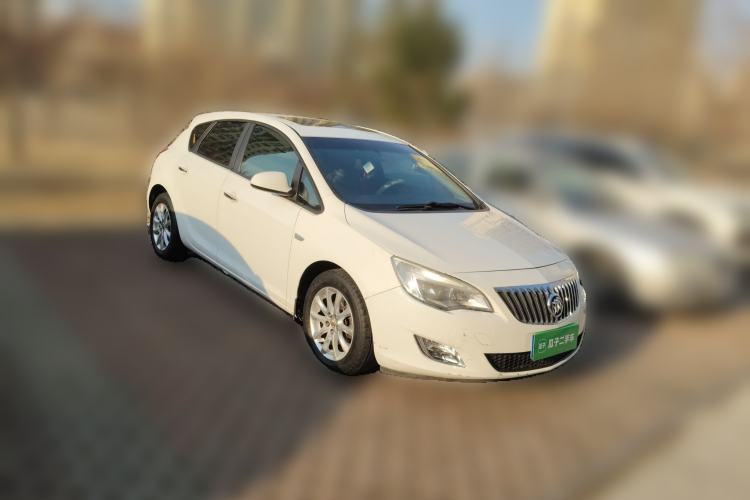 Used Buick GT 2012 XT 1.6L Automatic Fashion Edition Front Right 45 Deg