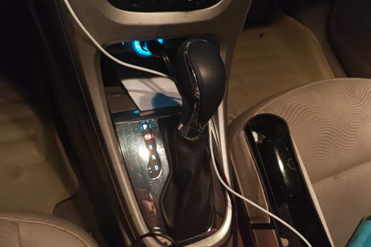 Used Buick GT 2012 GT 1.6L Automatic Fashion Edition Gear Lever