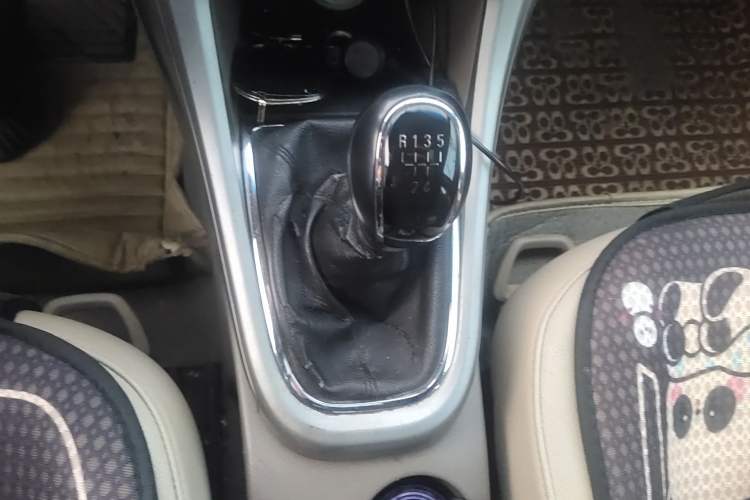 Used Buick GT 2012 GT 1.6L Manual Entry-Level Model Gear Lever