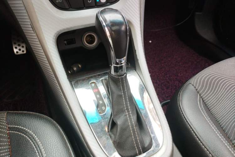 Used Buick GT 2012 XT 1.6T Fashion Sport Edition Gear Lever