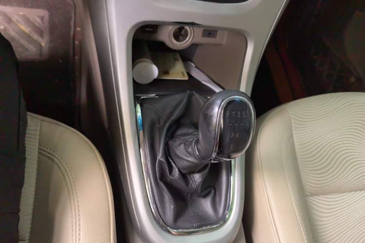 Used Buick GT 2012 GT 1.6L Manual Entry-Level Model Gear Lever