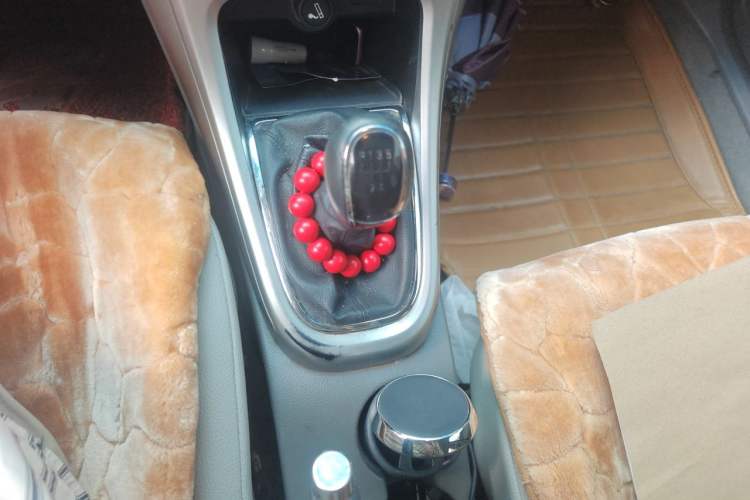 Used Buick GT 2012 XT 1.6L Manual Comfort Edition Gear Lever