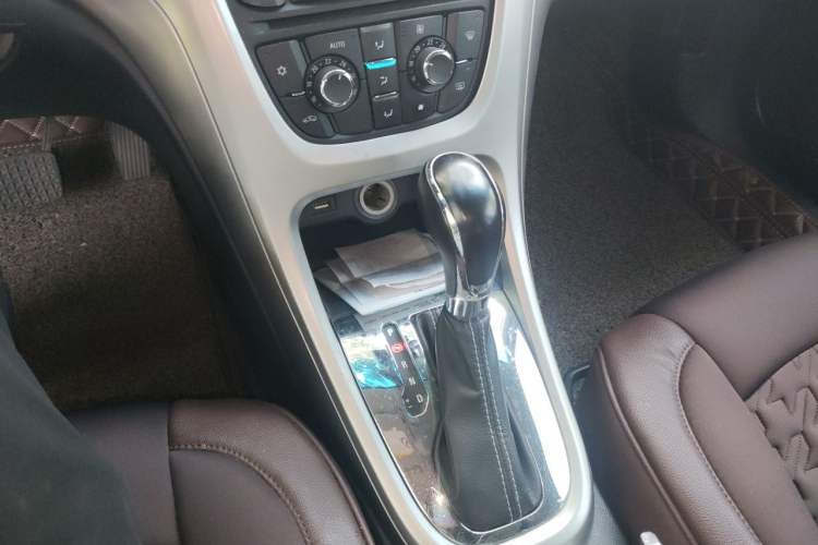 Used Buick GT 2012 XT 1.6T Fashion Sport Edition Gear Lever
