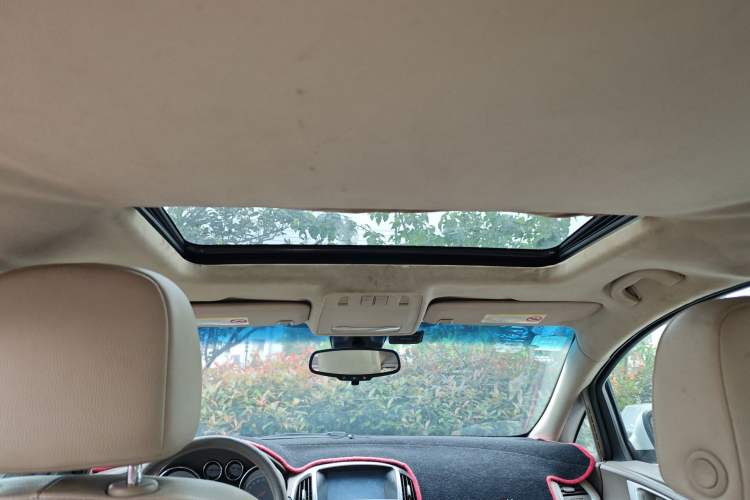 Used Buick GT 2012 GT 1.8L Automatic Fashionable Leather Edition Headliner