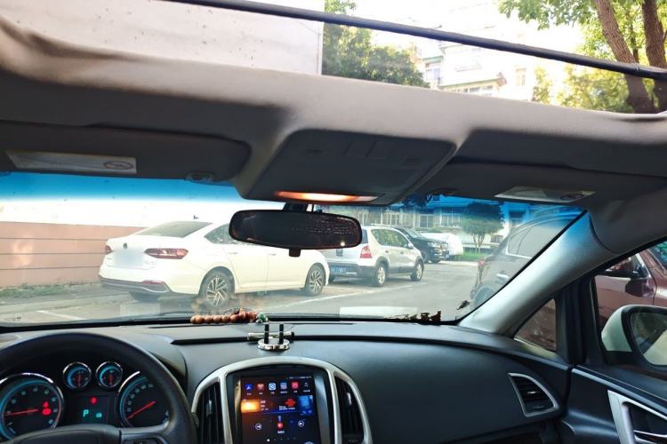 Used Buick GT 2012 XT 1.6L Automatic Fashion Edition Headliner