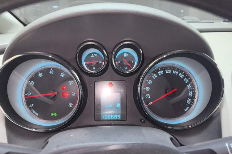 Used Buick GT 2012 XT 1.6L Automatic Fashion Edition Instrument Cluster