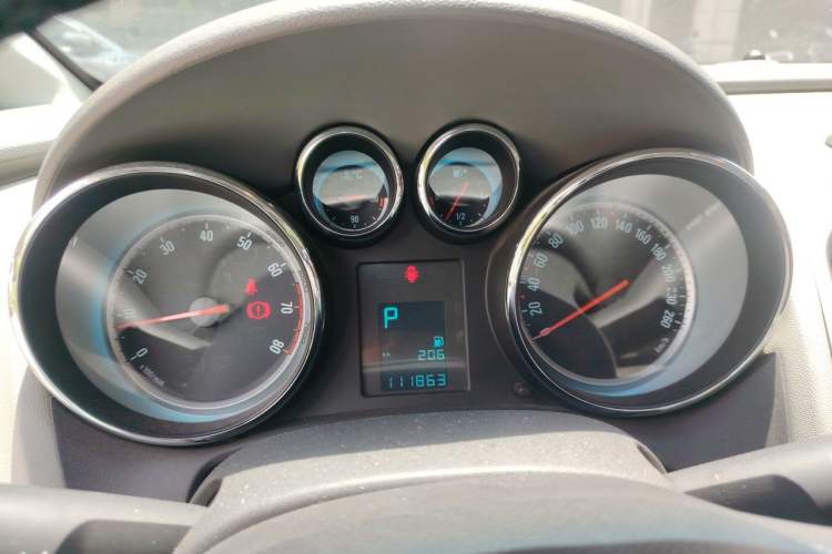 Used Buick GT 2012 XT 1.6L Automatic Fashion Edition Instrument Cluster