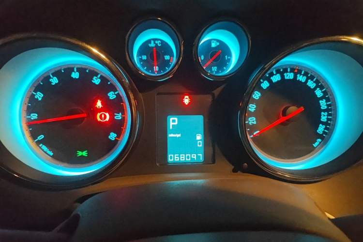Used Buick GT 2012 GT 1.6L Automatic Fashion Edition Instrument Cluster
