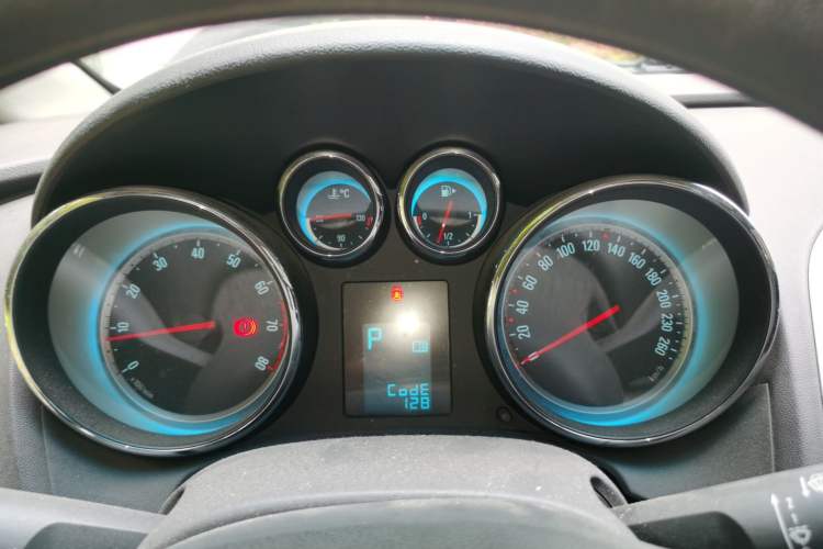 Used Buick GT 2012 XT 1.6L Automatic Fashion Edition Instrument Cluster