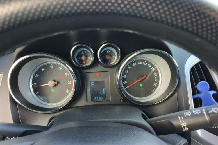 Used Buick GT 2012 XT 1.6L Automatic Fashion Edition Instrument Cluster