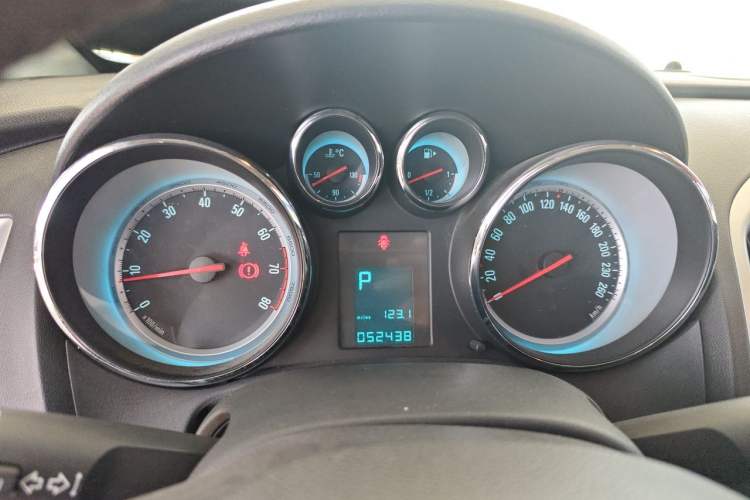 Used Buick GT 2012 XT 1.6L Automatic Fashion Edition Instrument Cluster